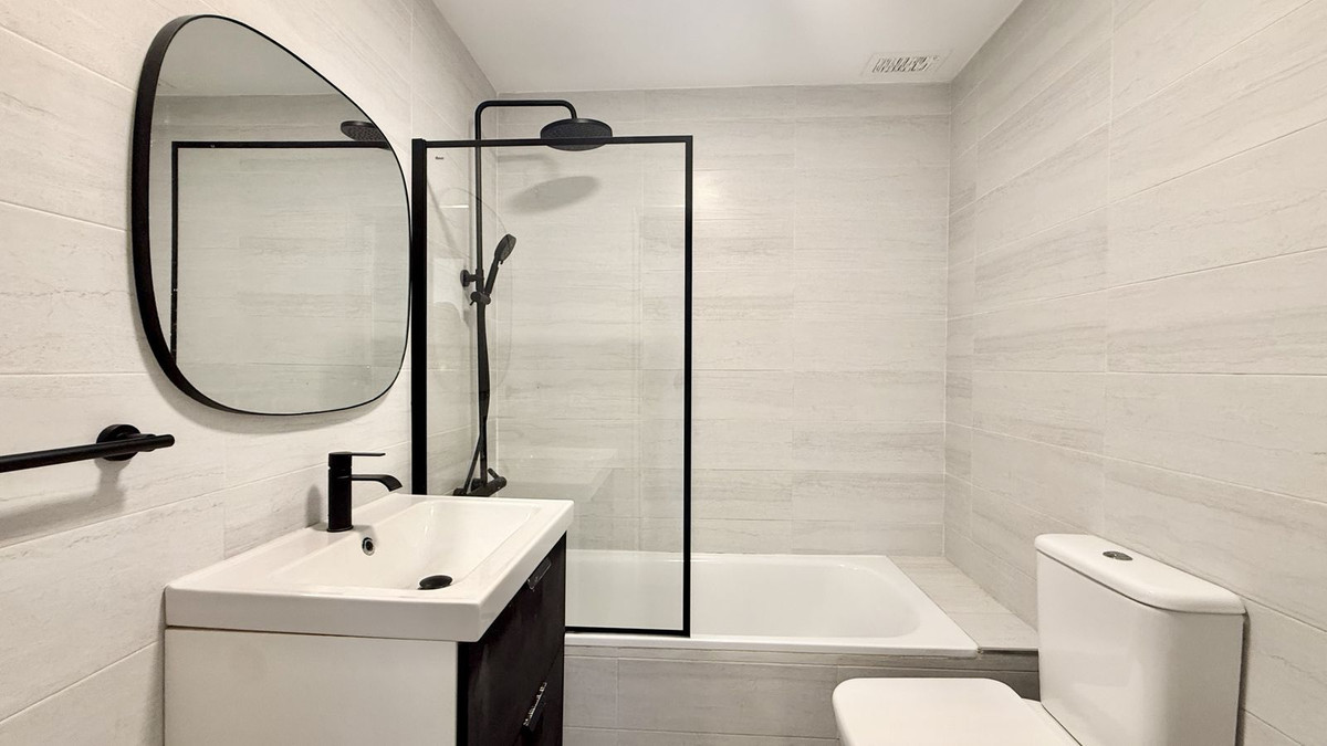 3 Bed Apartment for sale in Calahonda Costa Del Sol, Málaga, Spain