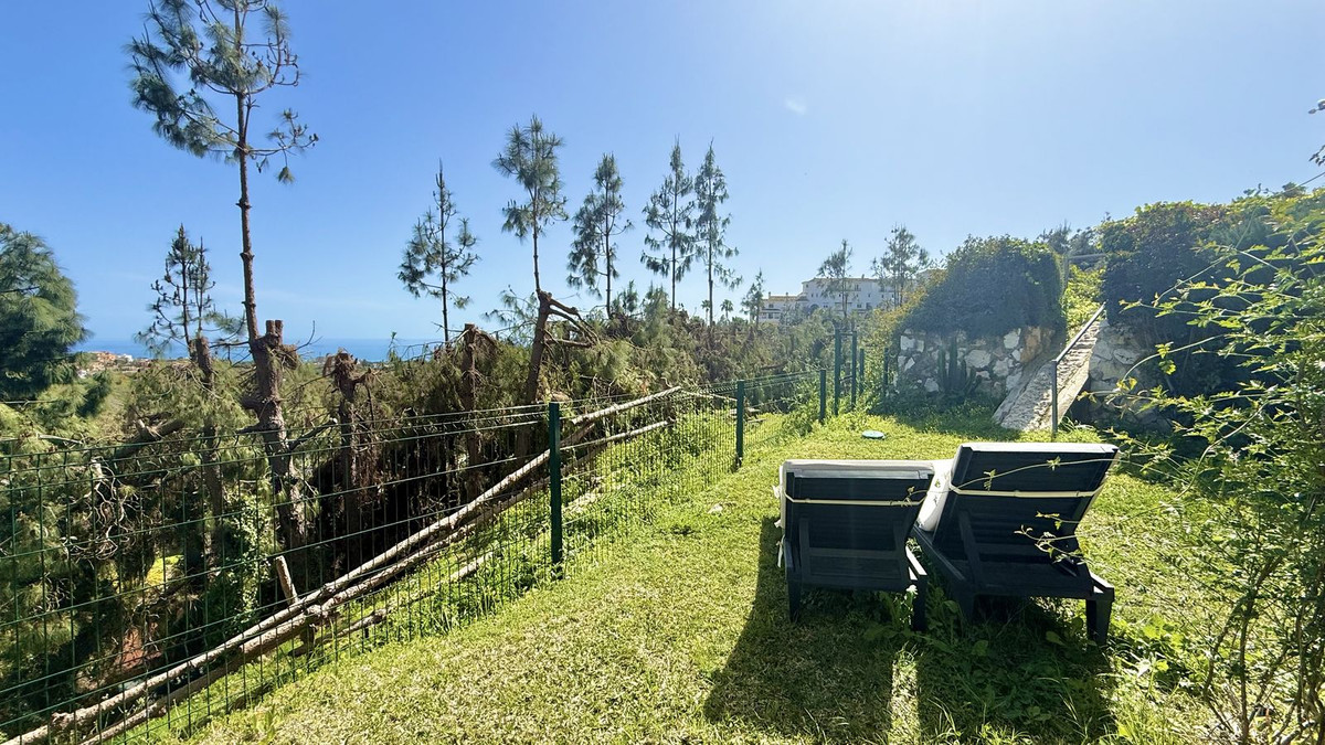 3 Bed Apartment for sale in Calahonda Costa Del Sol, Málaga, Spain