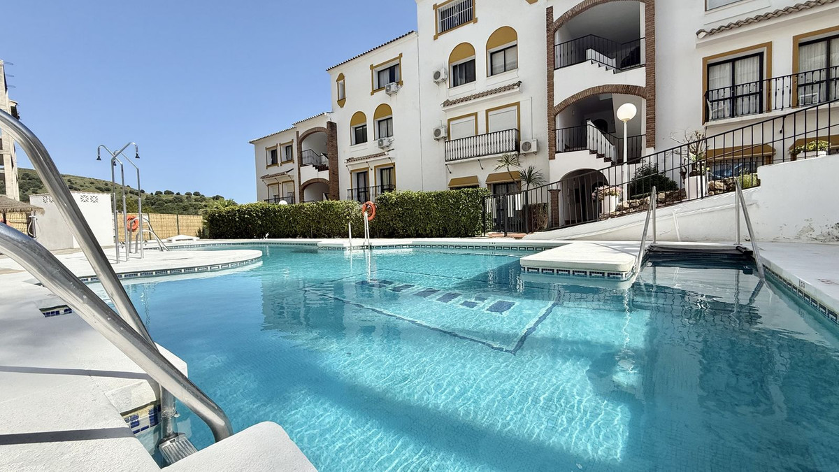 3 Bed Apartment for sale in Calahonda Costa Del Sol, Málaga, Spain