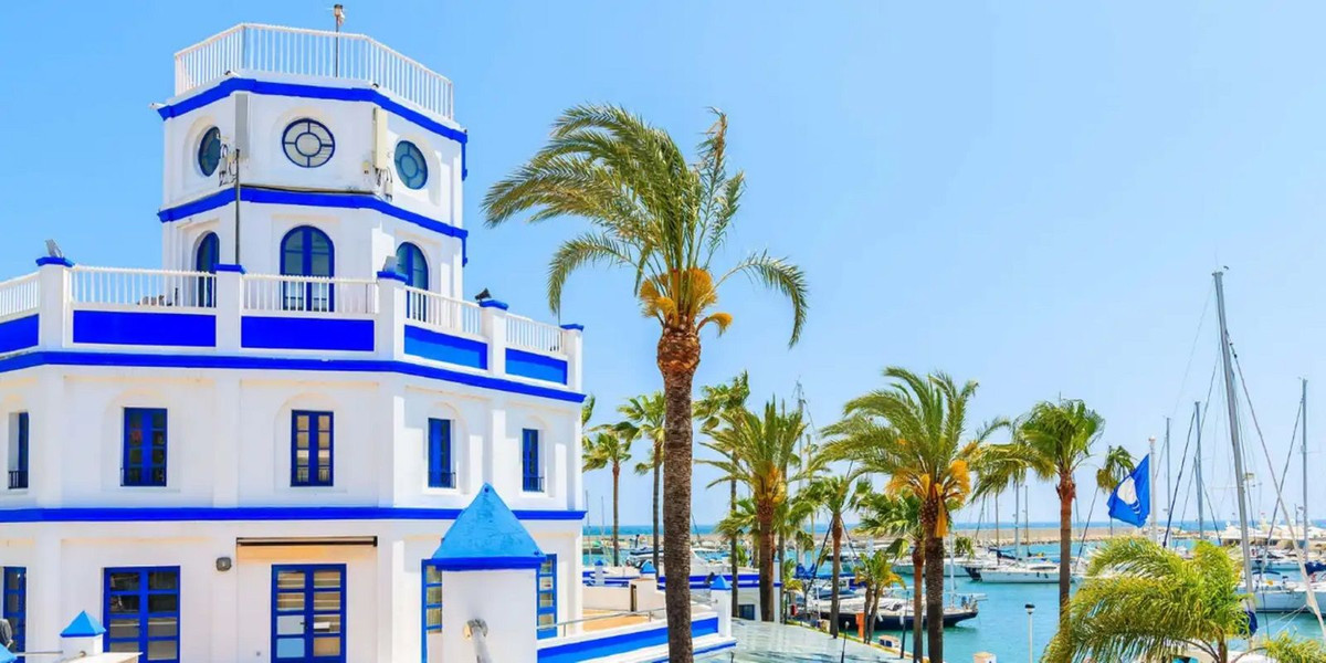 2 Bed Apartment for sale in Los Flamingos Costa Del Sol, Málaga, Spain