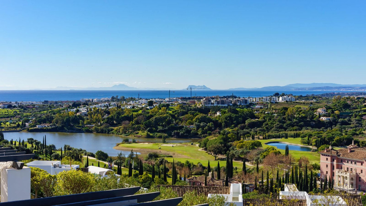 2 Bed Apartment for sale in Los Flamingos Costa Del Sol, Málaga, Spain