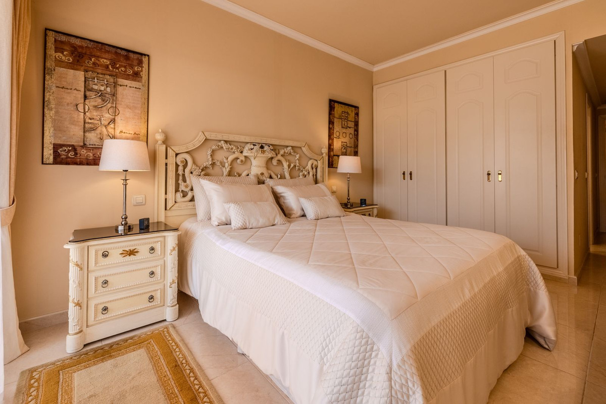 2 Bed Apartment for sale in Puerto Banús Costa Del Sol, Málaga, Spain