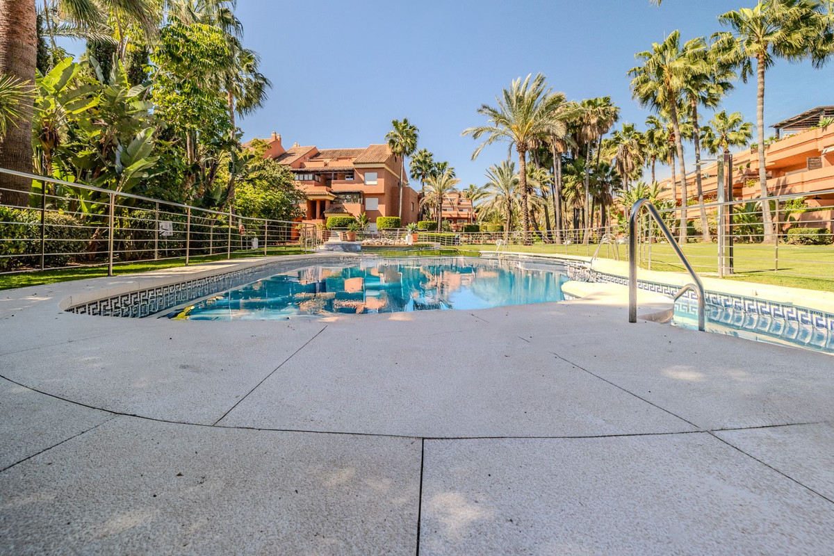 2 Bed Apartment for sale in Puerto Banús Costa Del Sol, Málaga, Spain