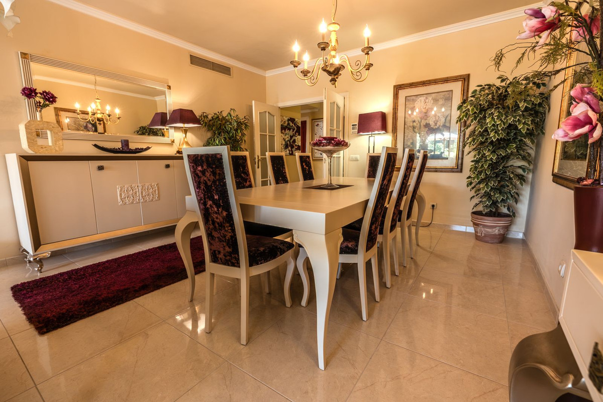 2 Bed Apartment for sale in Puerto Banús Costa Del Sol, Málaga, Spain