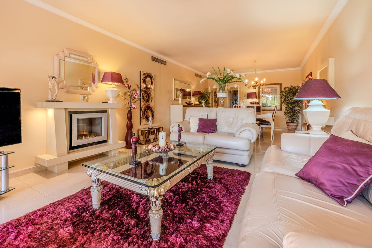 2 Bed Apartment for sale in Puerto Banús Costa Del Sol, Málaga, Spain