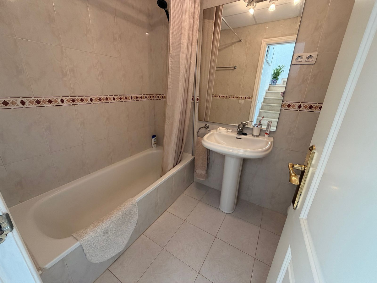 Se vende Adosada de 4 dormitorios en Costa Del Sol, Málaga, España