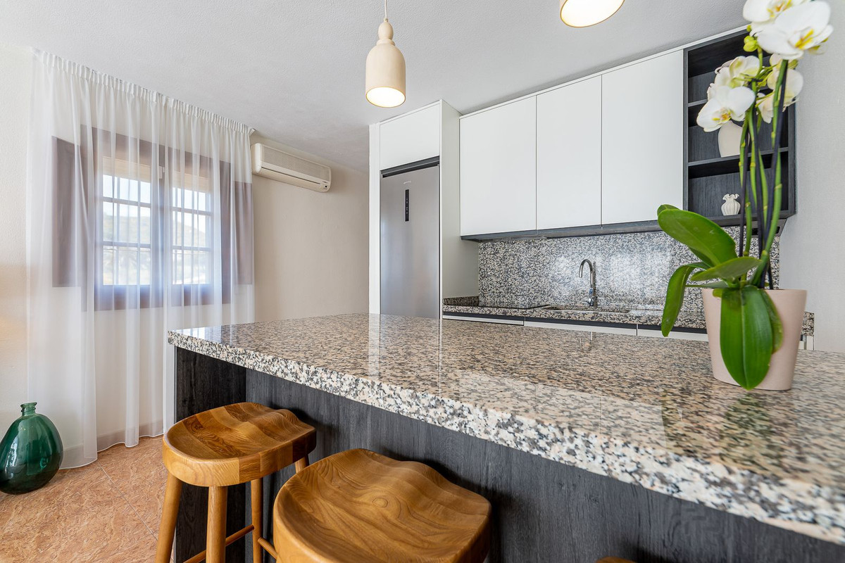1 Bed Apartment for sale in La Duquesa Costa Del Sol, Málaga, Spain