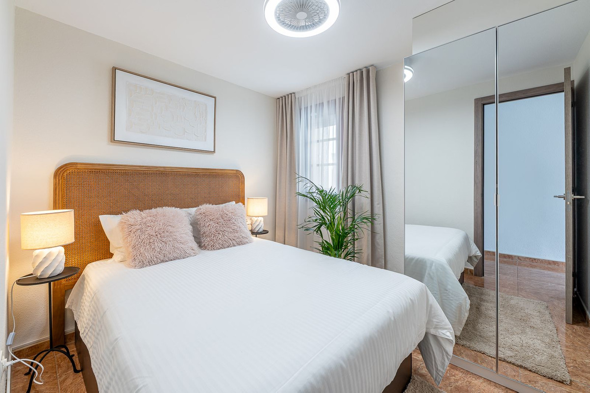 1 Bed Apartment for sale in La Duquesa Costa Del Sol, Málaga, Spain