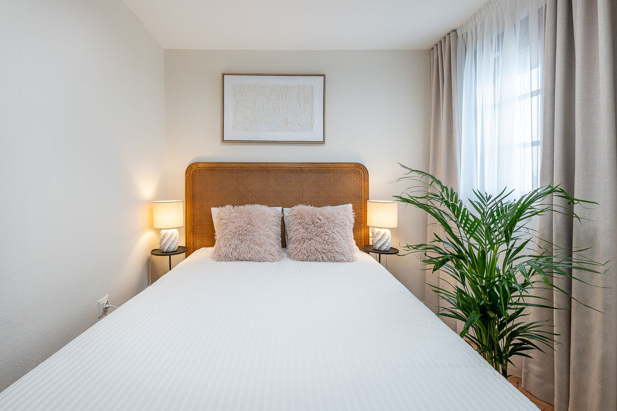 1 Bed Apartment for sale in La Duquesa Costa Del Sol, Málaga, Spain