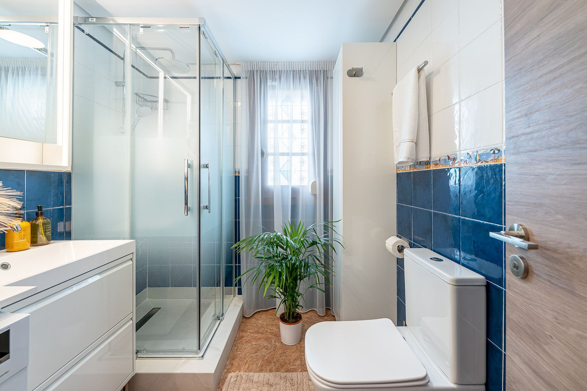 1 Bed Apartment for sale in La Duquesa Costa Del Sol, Málaga, Spain