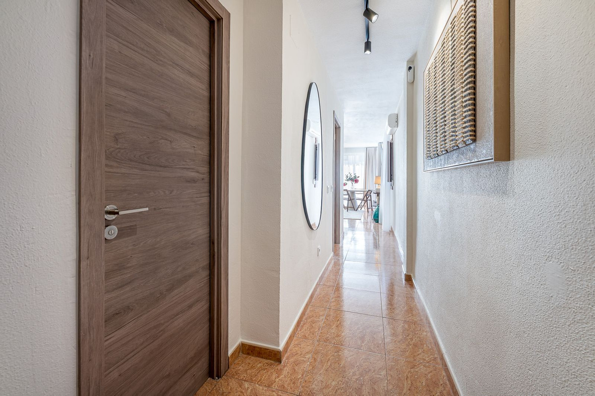 1 Bed Apartment for sale in La Duquesa Costa Del Sol, Málaga, Spain