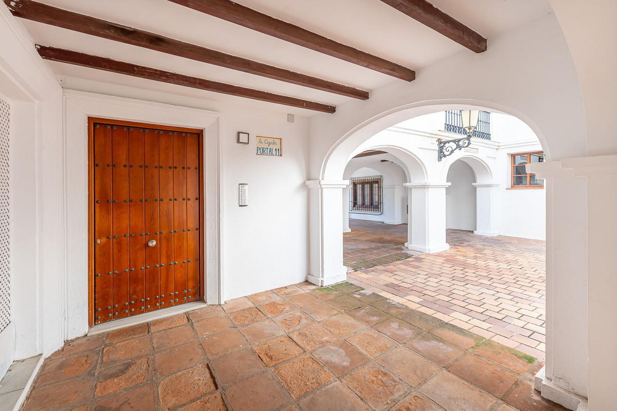 1 Bed Apartment for sale in La Duquesa Costa Del Sol, Málaga, Spain