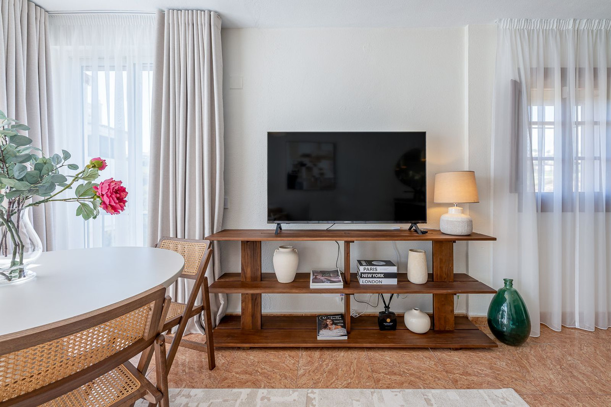 1 Bed Apartment for sale in La Duquesa Costa Del Sol, Málaga, Spain