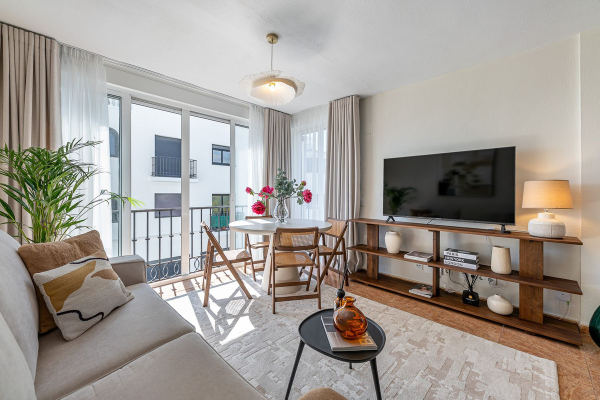 1 Bed Apartment for sale in La Duquesa Costa Del Sol, Málaga, Spain