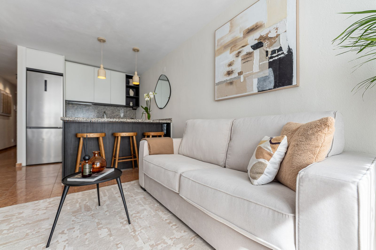 1 Bed Apartment for sale in La Duquesa Costa Del Sol, Málaga, Spain