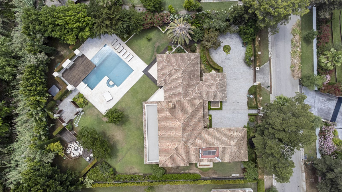 Se vende Villa - Chalet de 7 dormitorios en Costa Del Sol, Cadiz, España