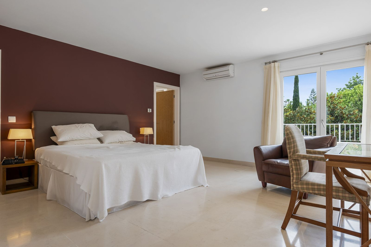Se vende Villa - Chalet de 7 dormitorios en Costa Del Sol, Cadiz, España