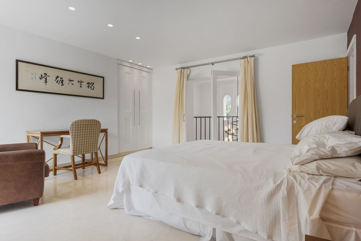 Se vende Villa - Chalet de 7 dormitorios en Costa Del Sol, Cadiz, España