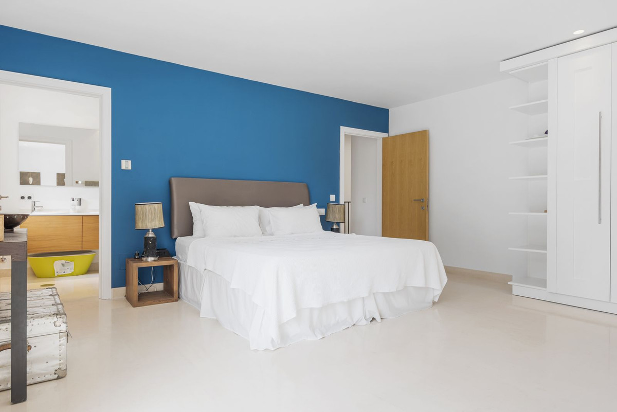 Se vende Villa - Chalet de 7 dormitorios en Costa Del Sol, Cadiz, España