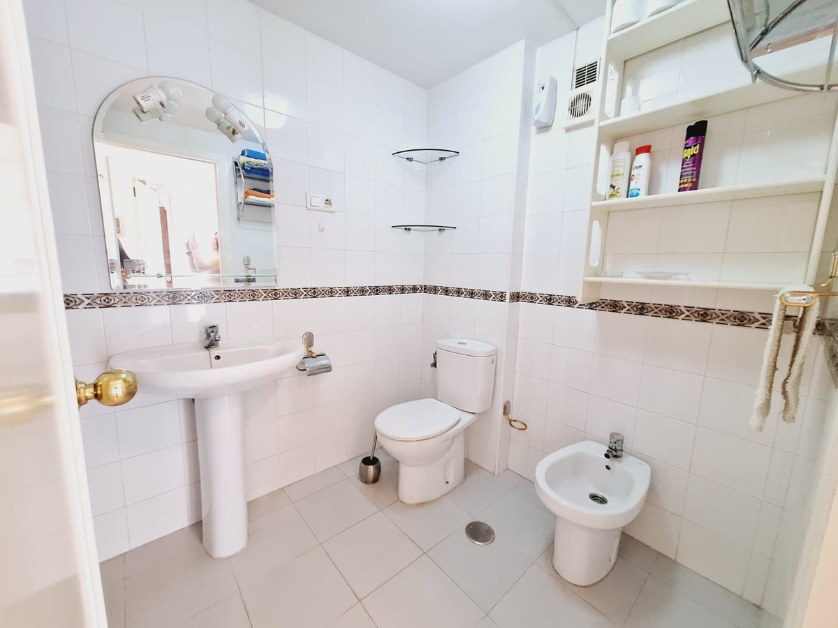 3 Bed Apartment for sale in Fuengirola Costa Del Sol, Málaga, Spain