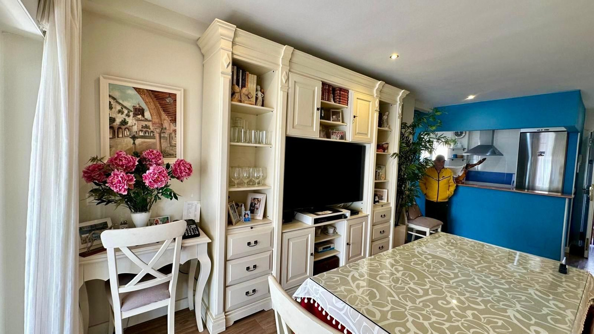 3 Bed Apartment for sale in Fuengirola Costa Del Sol, Málaga, Spain