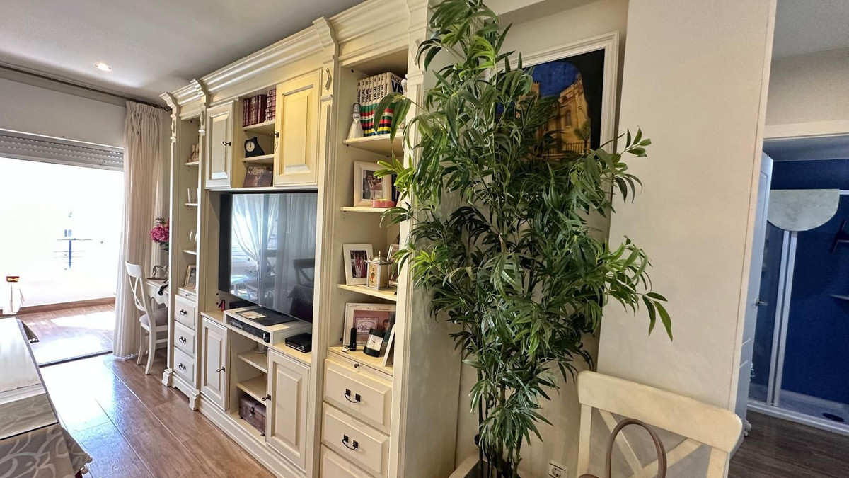 3 Bed Apartment for sale in Fuengirola Costa Del Sol, Málaga, Spain