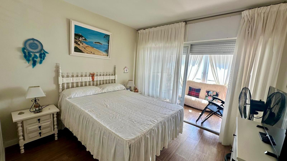 3 Bed Apartment for sale in Fuengirola Costa Del Sol, Málaga, Spain