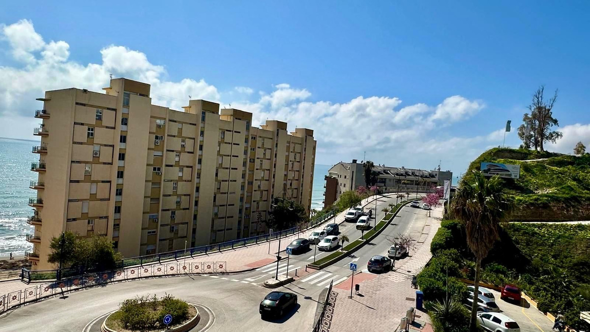3 Bed Apartment for sale in Fuengirola Costa Del Sol, Málaga, Spain