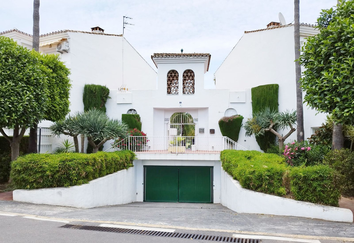 2 Bed Apartment for sale in Mijas Golf Costa Del Sol, Málaga, Spain