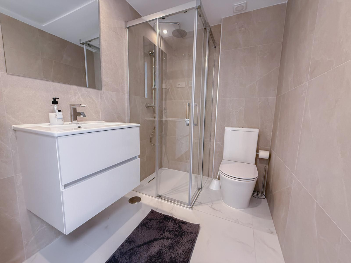 Se vende Apartamento Planta Media de 2 dormitorios en Costa Blanca, Alicante, España