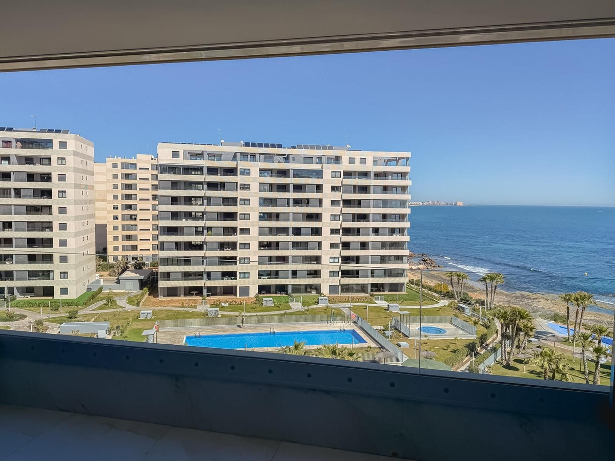 Se vende Apartamento Planta Media de 2 dormitorios en Costa Blanca, Alicante, España
