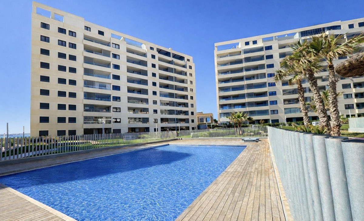 Se vende Apartamento Planta Media de 2 dormitorios en Costa Blanca, Alicante, España