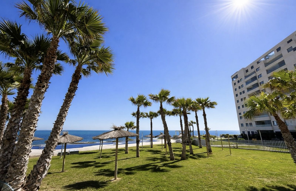Se vende Apartamento Planta Media de 2 dormitorios en Costa Blanca, Alicante, España