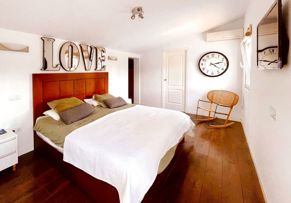 4 Bed Townhouse for sale in La Duquesa Costa Del Sol, Málaga, Spain