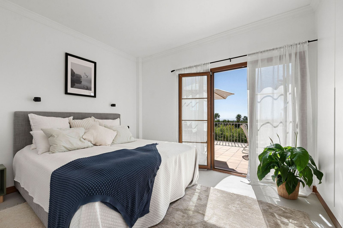 4 Bed Townhouse for sale in Selwo Costa Del Sol, Málaga, Spain