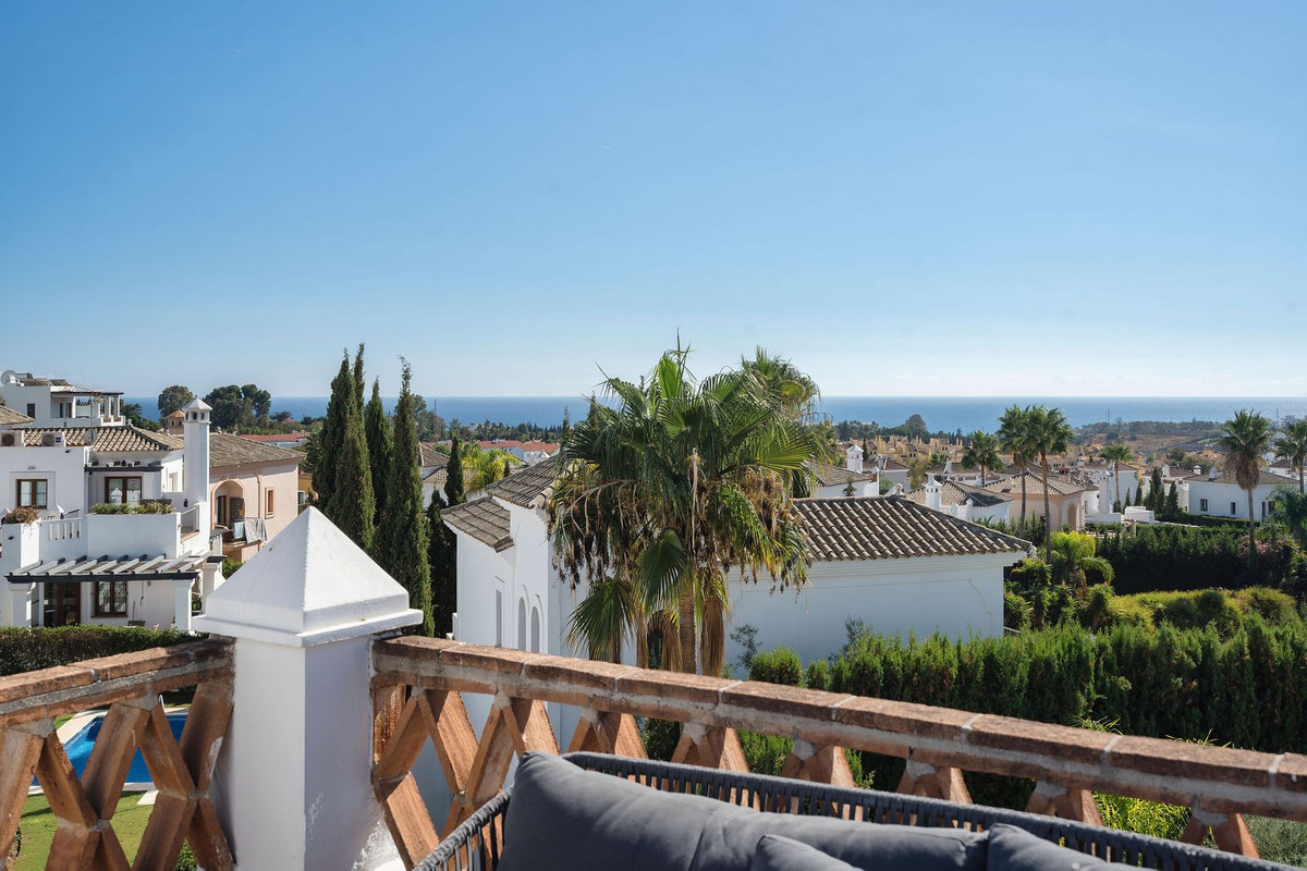 4 Bed Townhouse for sale in Selwo Costa Del Sol, Málaga, Spain