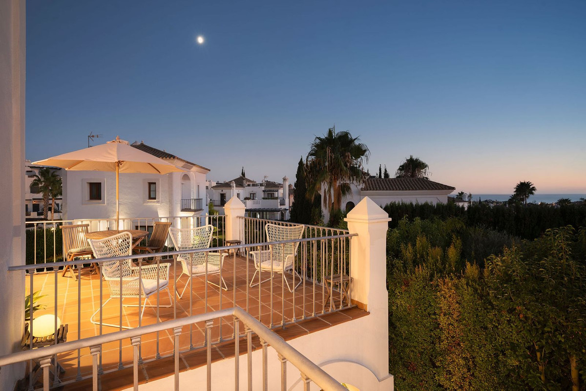 4 Bed Townhouse for sale in Selwo Costa Del Sol, Málaga, Spain