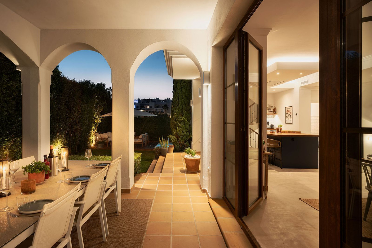4 Bed Townhouse for sale in Selwo Costa Del Sol, Málaga, Spain