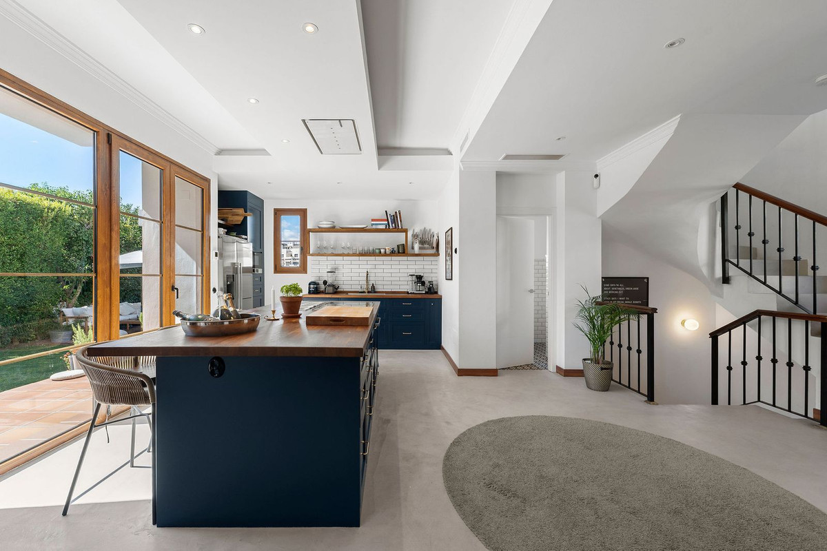 4 Bed Townhouse for sale in Selwo Costa Del Sol, Málaga, Spain