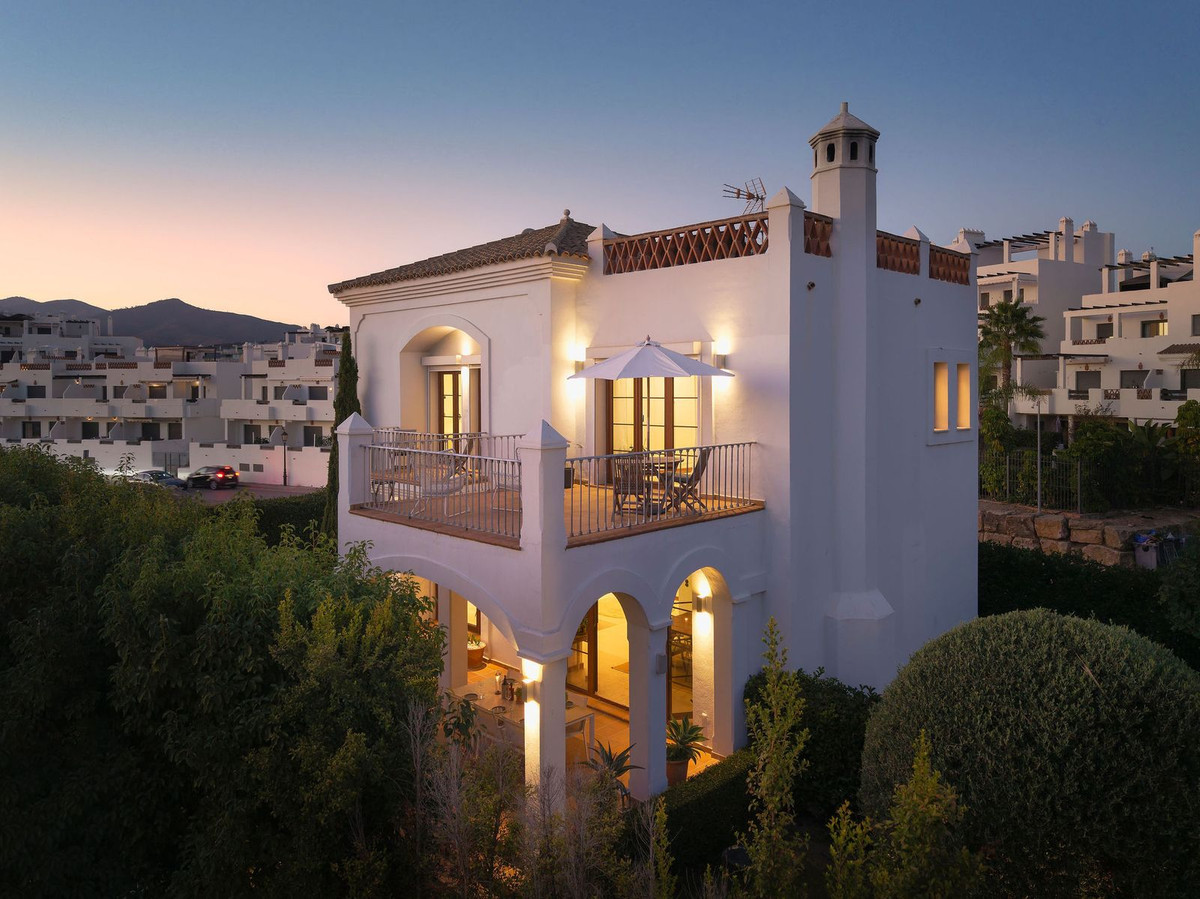 4 Bed Townhouse for sale in Selwo Costa Del Sol, Málaga, Spain