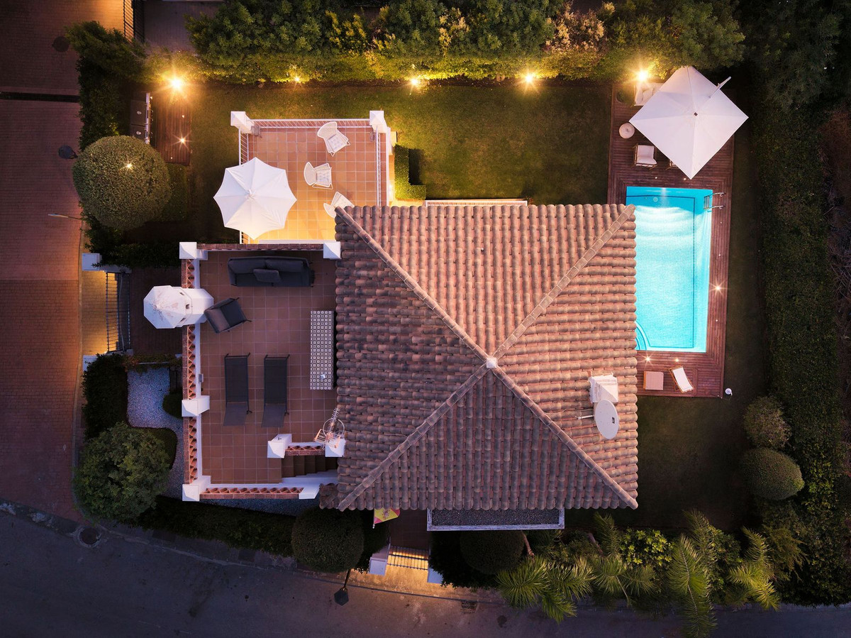 4 Bed Townhouse for sale in Selwo Costa Del Sol, Málaga, Spain