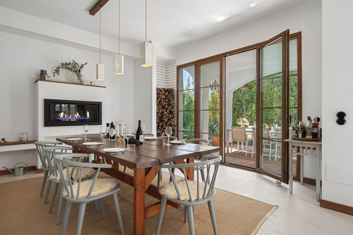 4 Bed Townhouse for sale in Selwo Costa Del Sol, Málaga, Spain