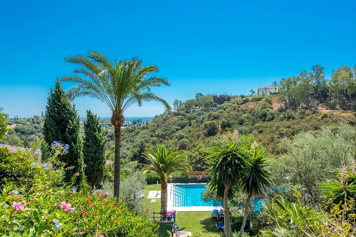 3 Bed Apartment for sale in Benahavís Costa Del Sol, Málaga, Spain