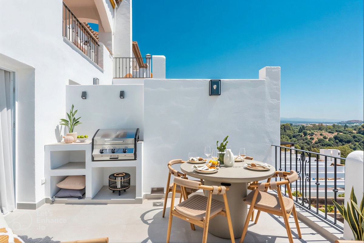 3 Bed Apartment for sale in Benahavís Costa Del Sol, Málaga, Spain