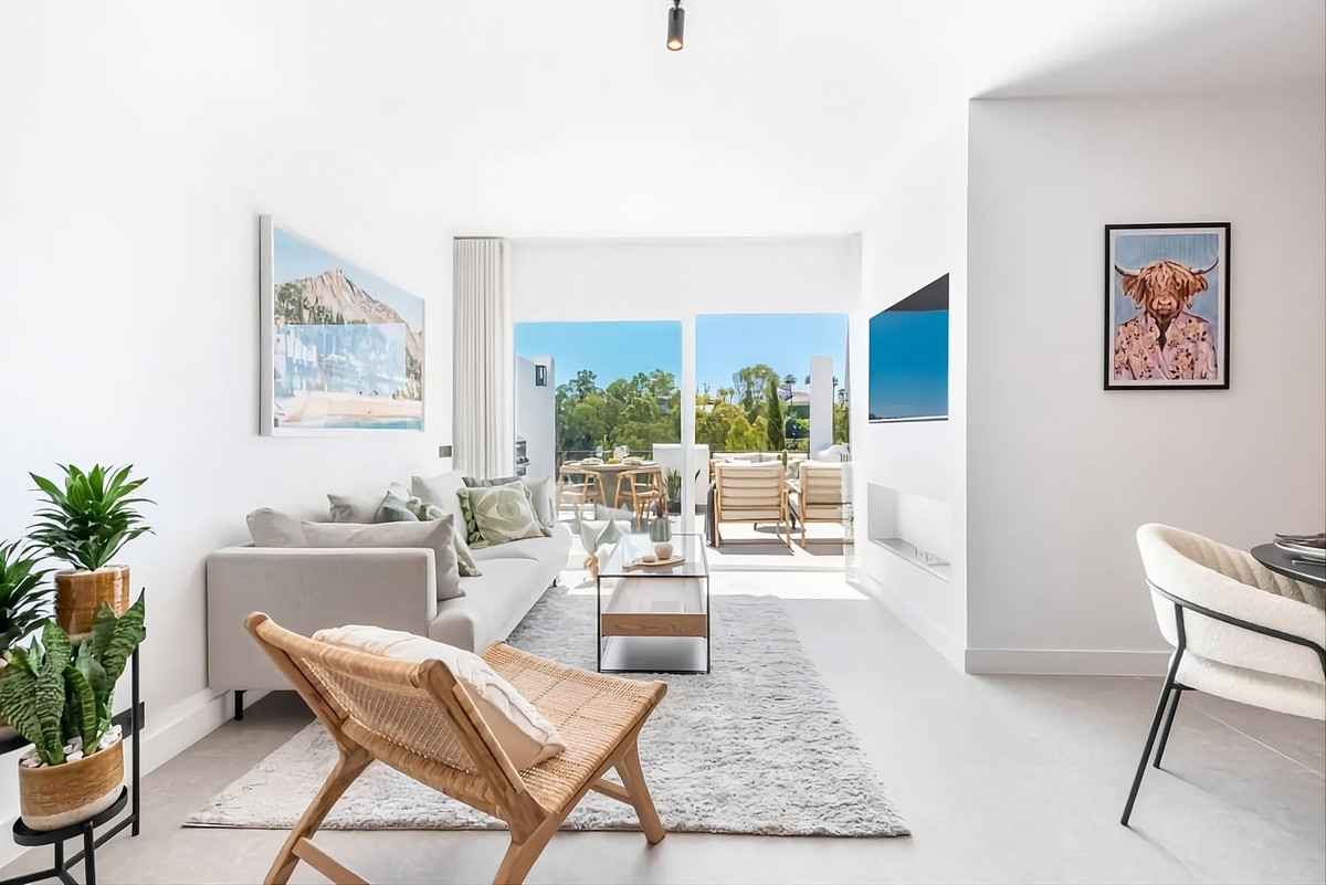 3 Bed Apartment for sale in Benahavís Costa Del Sol, Málaga, Spain