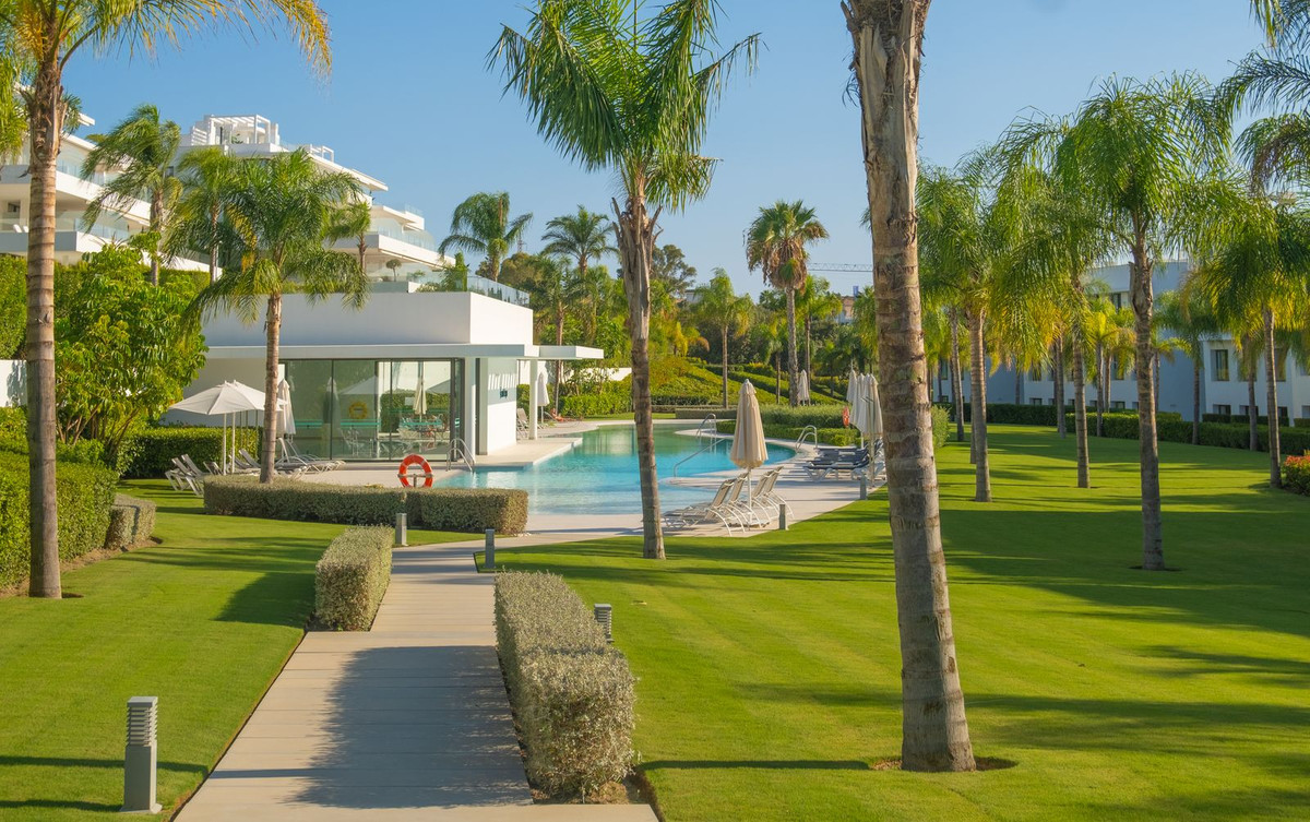 3 Bed Apartment for sale in Atalaya Costa Del Sol, Málaga, Spain