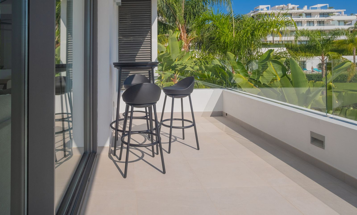 3 Bed Apartment for sale in Atalaya Costa Del Sol, Málaga, Spain