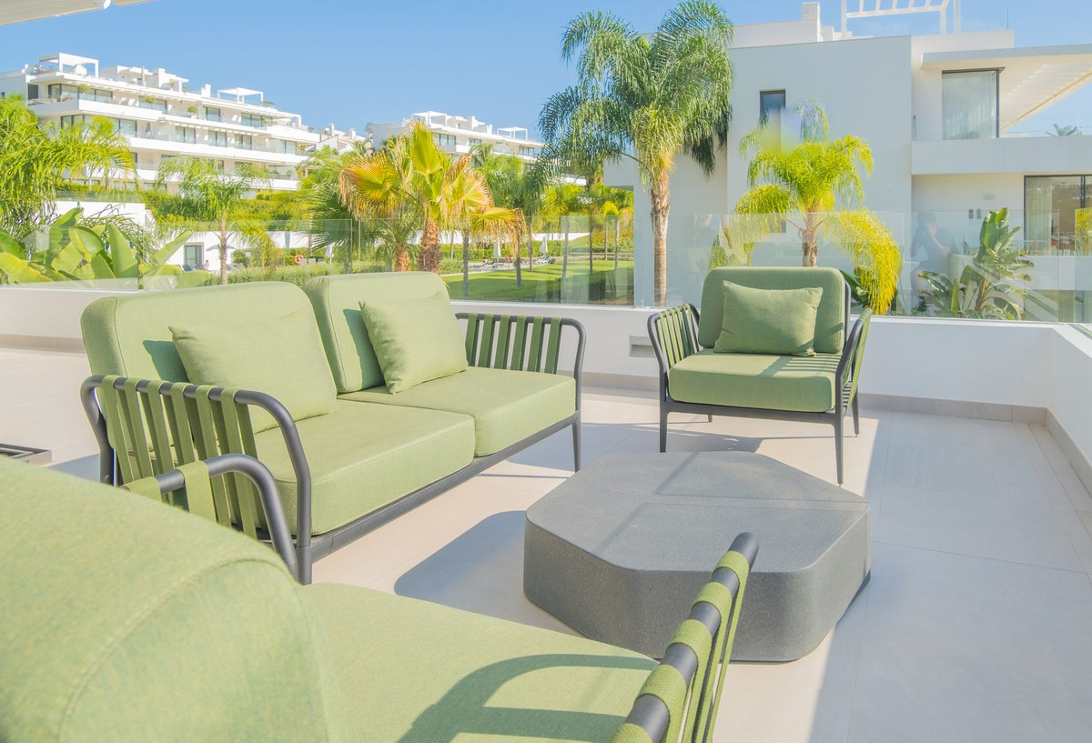 3 Bed Apartment for sale in Atalaya Costa Del Sol, Málaga, Spain