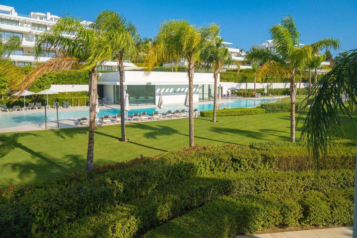 3 Bed Apartment for sale in Atalaya Costa Del Sol, Málaga, Spain