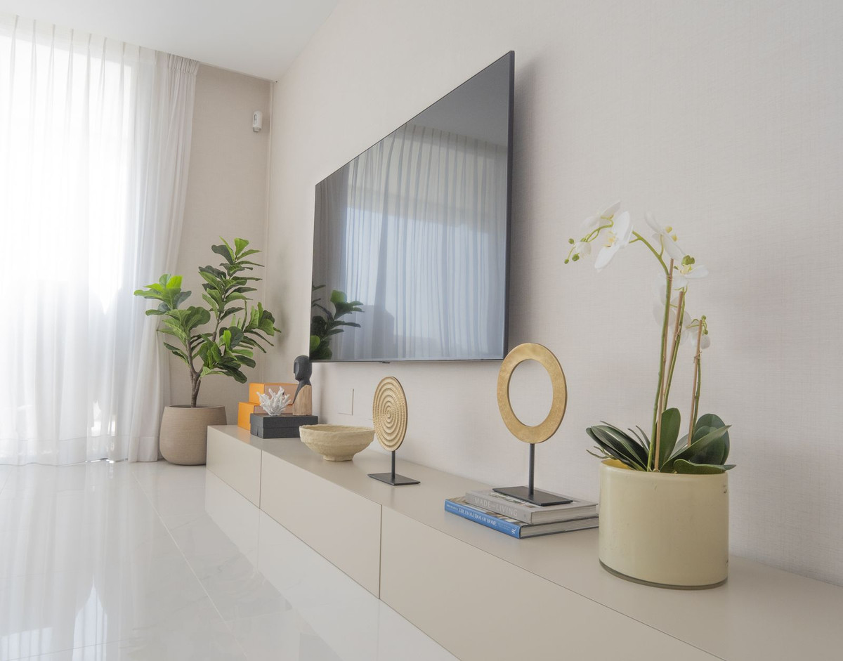 3 Bed Apartment for sale in Atalaya Costa Del Sol, Málaga, Spain